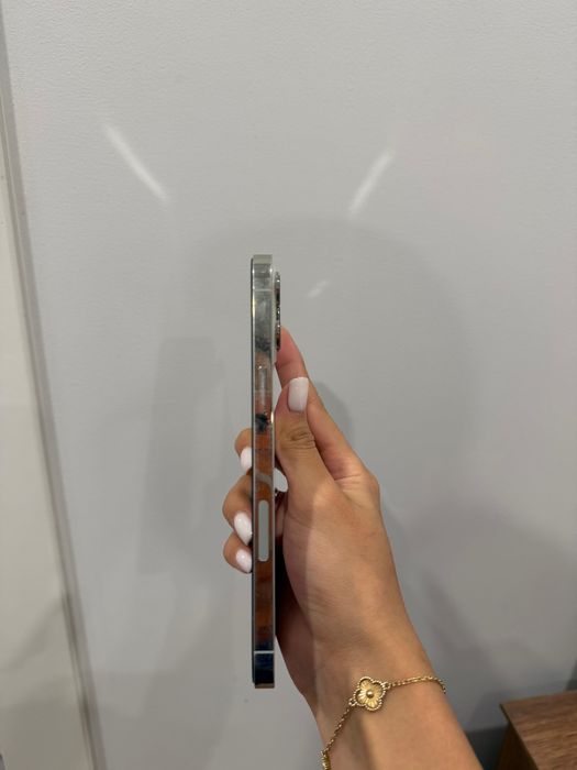 Продам айфон 12 Про Макс в отличном состояний