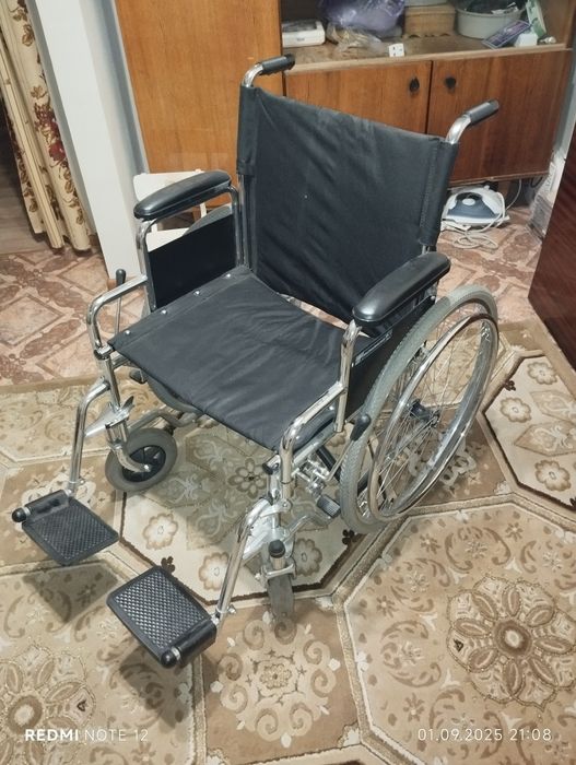 Продам инвалидную коляску