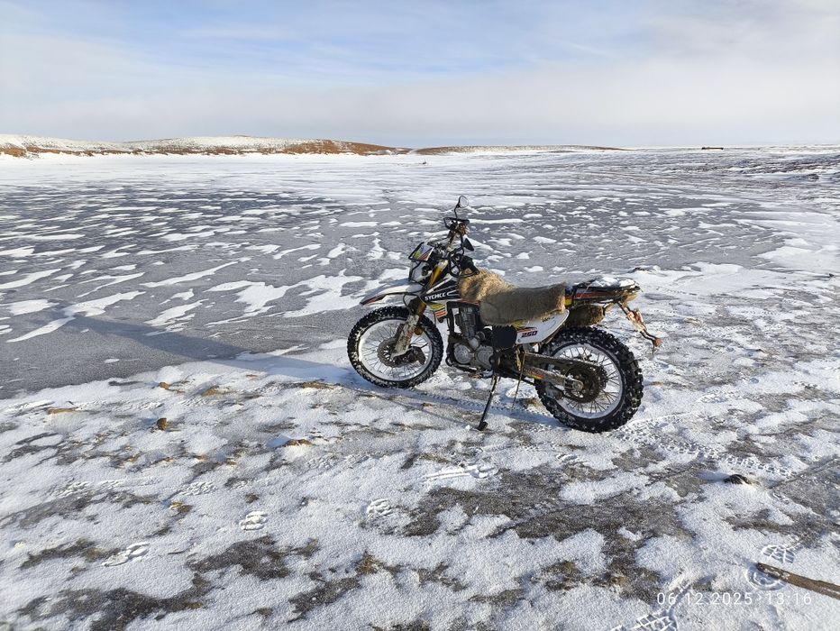 Продам мотоцикл эндуро 2025 года