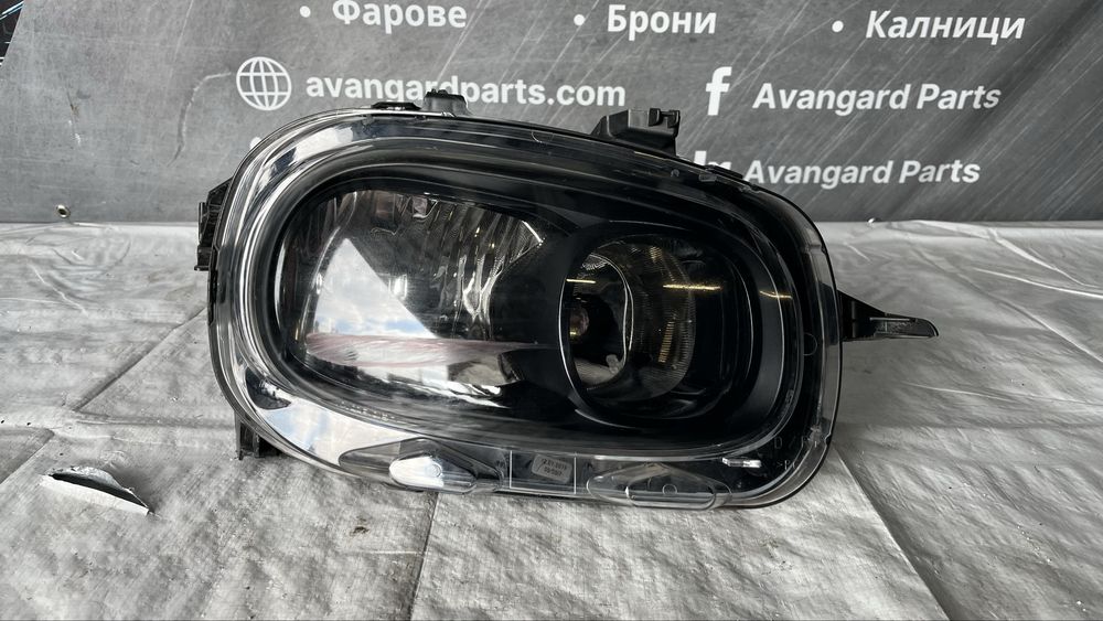 2 броя ляв и десен фар Citroen C3 2016