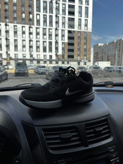 Кроссовки nike  продам