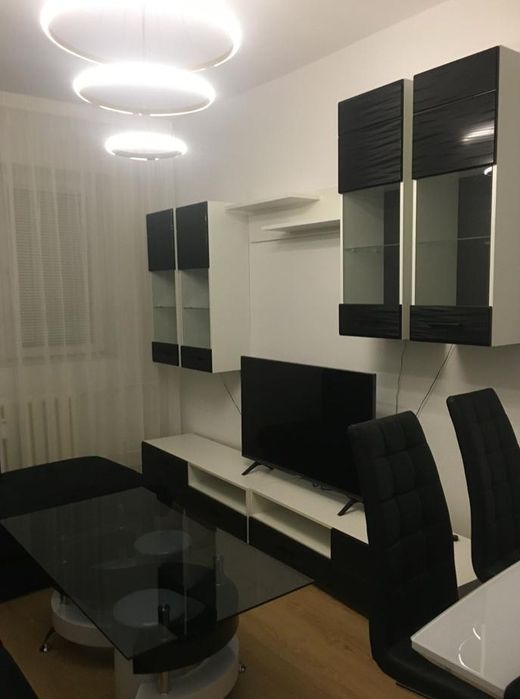 Дава се под наем Тристаен апартамент в София, Лозенец - 80 кв.м за 877.71 € - Снимка #2