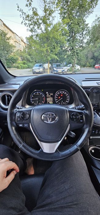 Продам Toyota Rav4