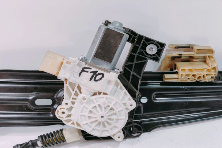 Macara  stanga spate cu motoras 7182121F10S BMW Seria 5 F10 seria