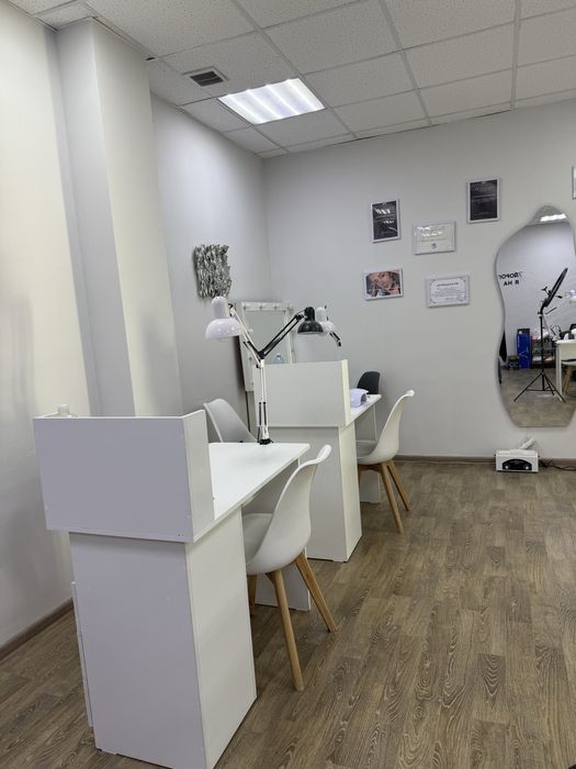 Сдается маникюрный стол