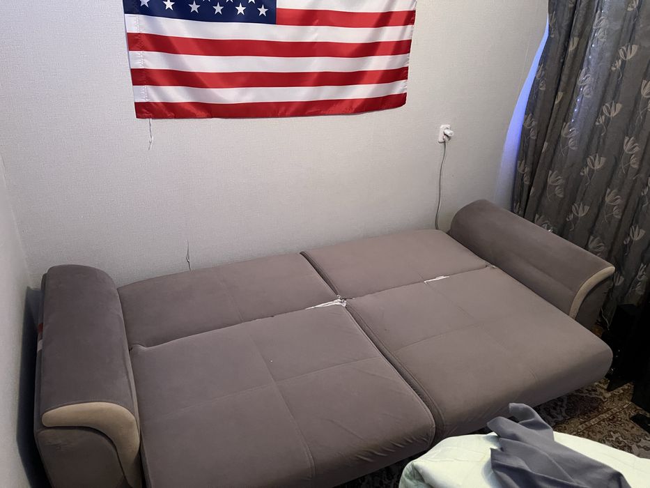 диван на продажу. ТОРГ