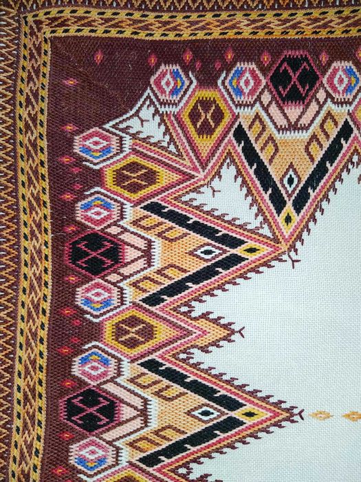 Ръчно шито декоративно битово каре на панама