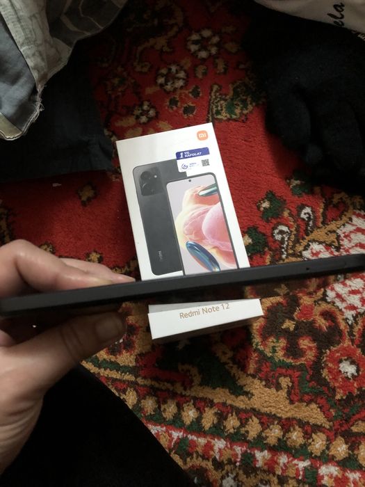 Продается телефон