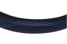 Husa volan imitatie piele culoare Negru-cusatura Albastra ,marime M