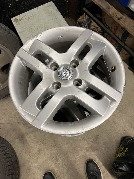 Диски Nissan r16