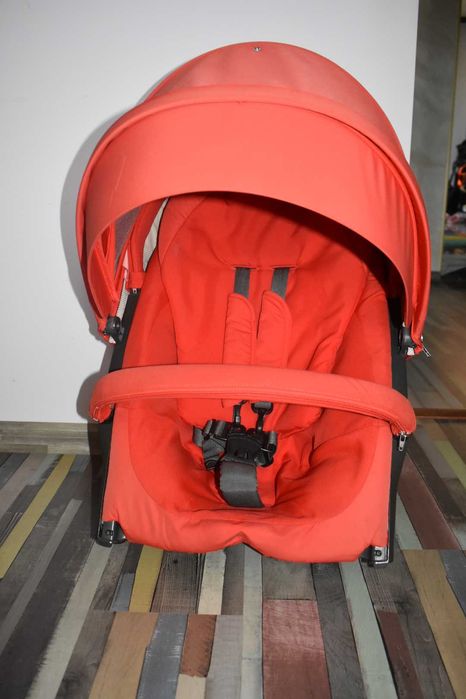 Stokke Xplory в червен цвят