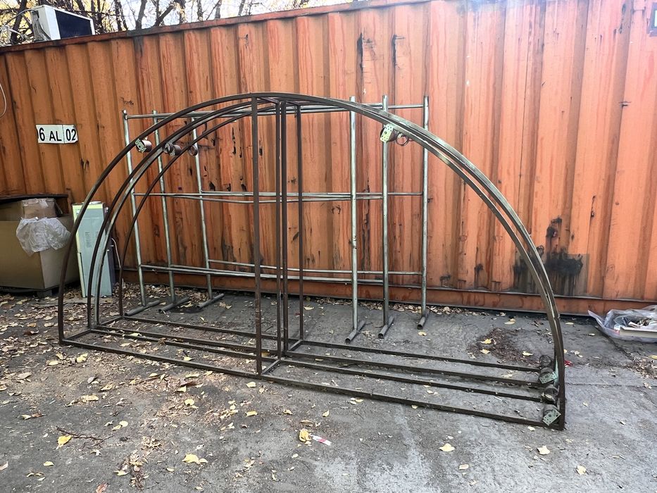 Каркас сарая из профильной трубы 40х20. Сварной каркас для стола. Каркас бытовки 2. Диванчик из профильной трубы. Железная кровать ikea.