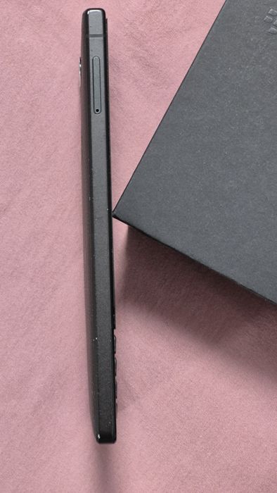 blackberry key2 bbb100- 4