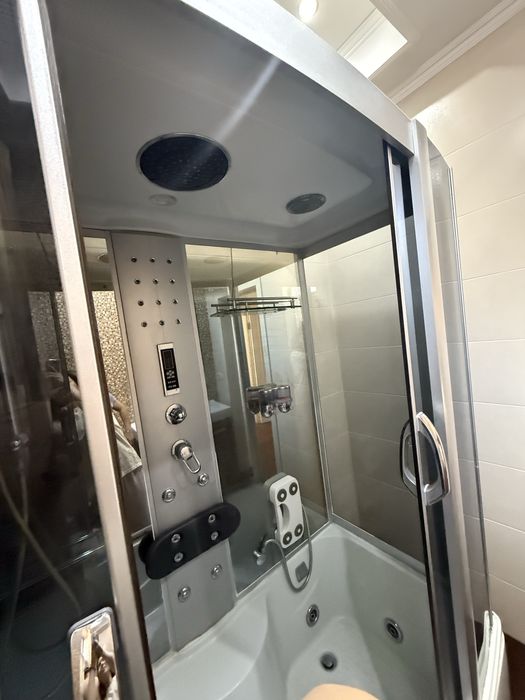 Душ кабина с гидромассажем