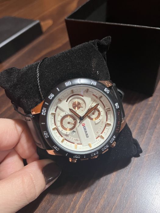 Нов мъжки часовник с етикет