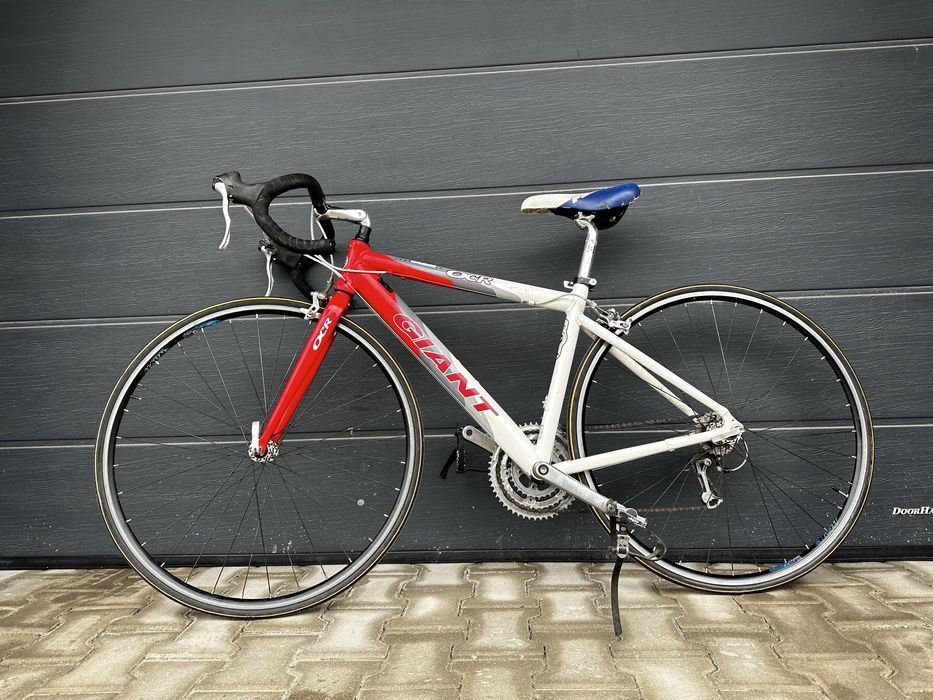 Шосеен велосипед GIANT 700C , 45см , 3х8