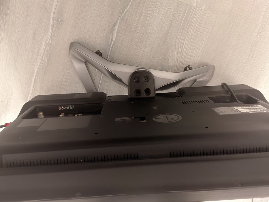 Телевизор LG 32 инча