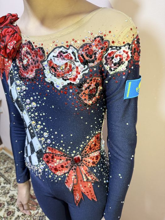 Продам гимнастический купальник