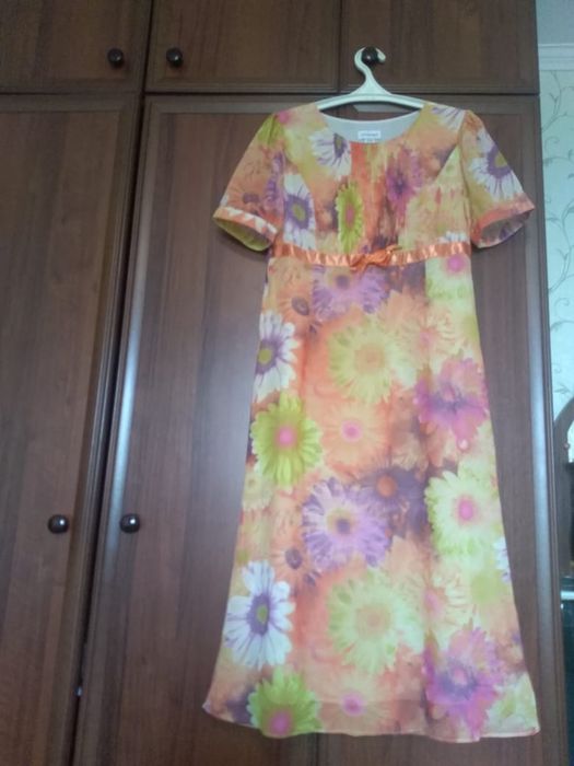 Продаётся женское платье