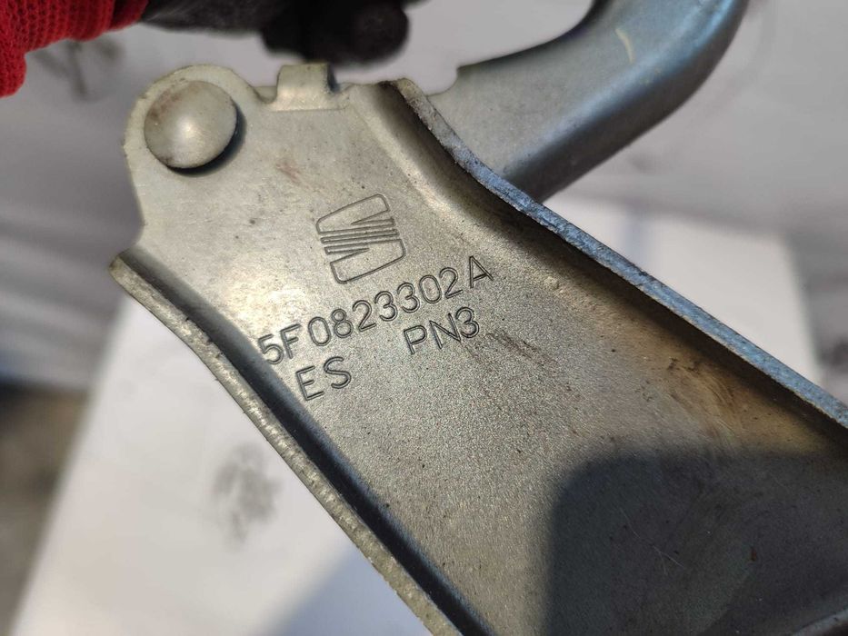 Balama Capotă Dreapta Seat Leon (5F) 2012–2019 / Cod OEM 5F0823302A (5D2)