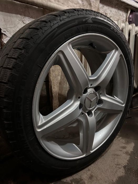 Зимние резины 245/45/18