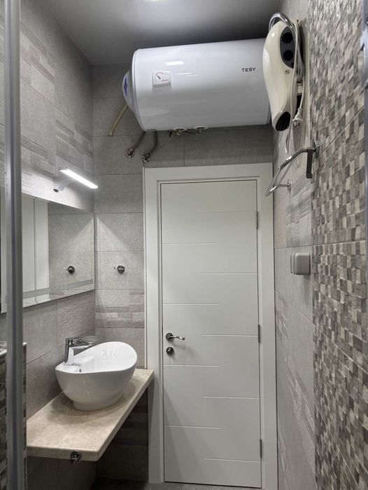 Продава се Двустаен апартамент в Пловдив, Остромила - 79 кв.м за 2532 €/кв.м - Снимка #7