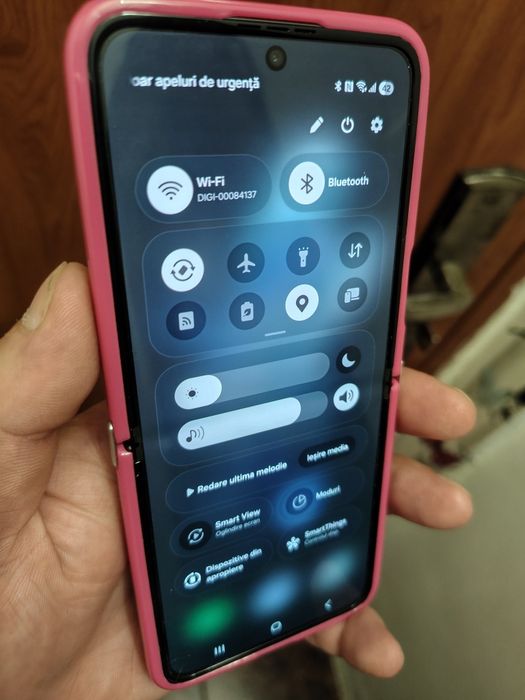 Husa. Z flip 4. Noua