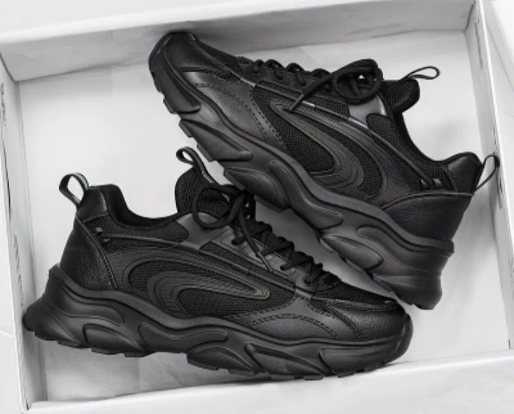 Продам мужские кроссовки