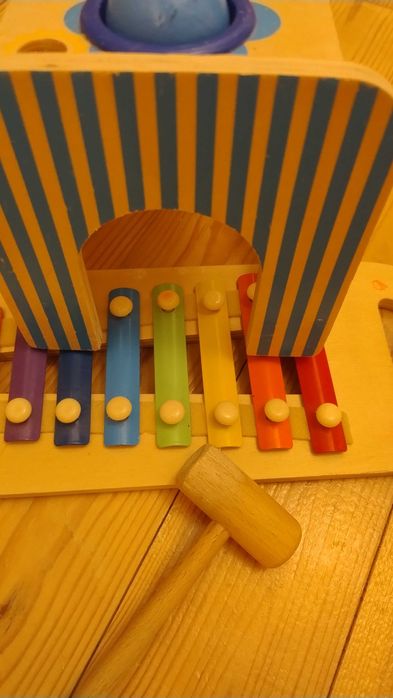 Jucarie Montessori, xilofon cu ciocan si bile