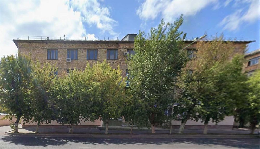 Продаётся административное здание в самом центре Караганды