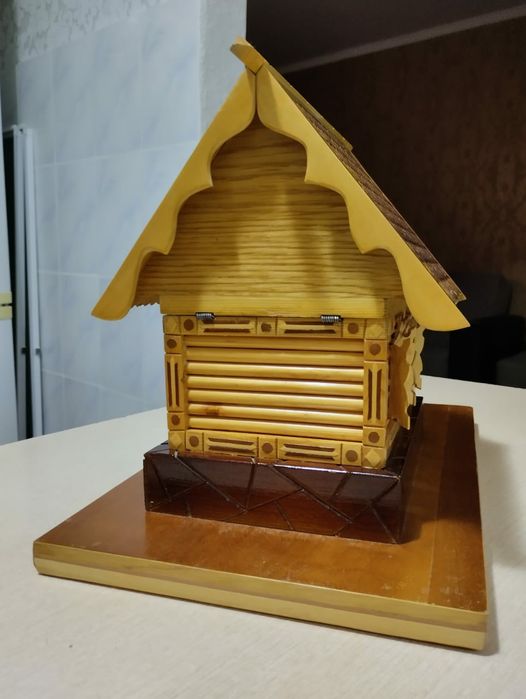 Продам сувенирный домик шкатулка.