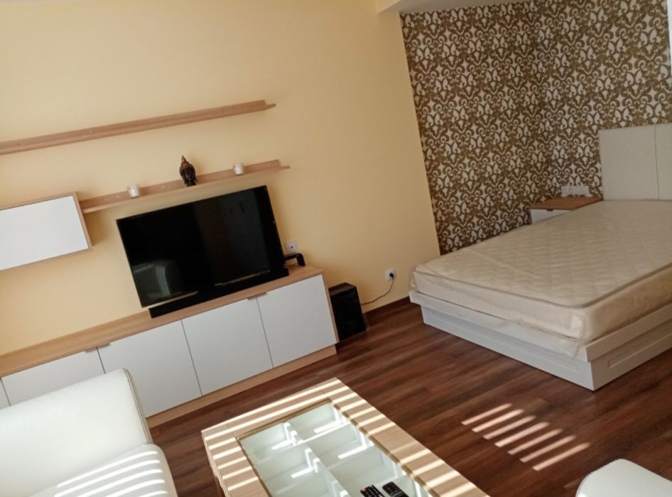 Дава се под наем Двустаен апартамент в София, Лозенец - 56 кв.м за 612 € - Снимка #2