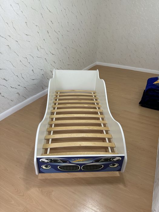 Детский кроват с матрасом