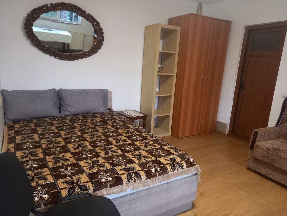 Inchirieri Casă curte