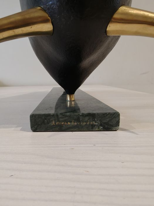 Продам. Бронза. Бык. Премиум класса.