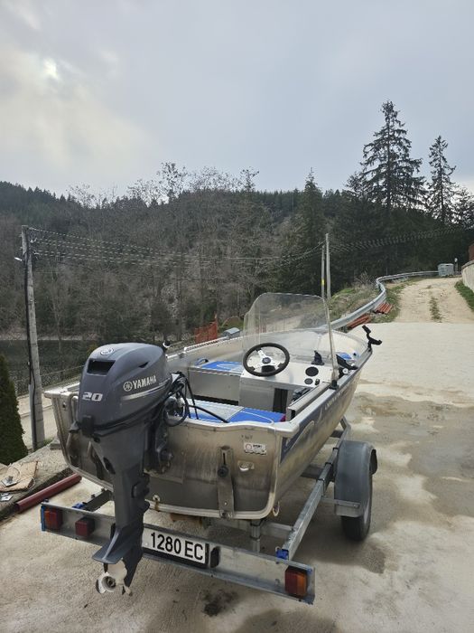 Лодка Linder Sportsman 400, двигател Yamaha 20
