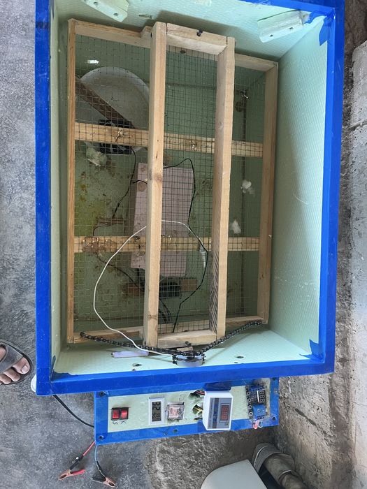 Inkubator sotiladi