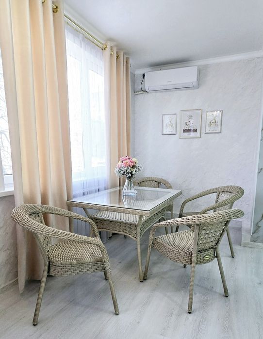 3ком Арбат посуточно. Площадь Аль-Фараби 2