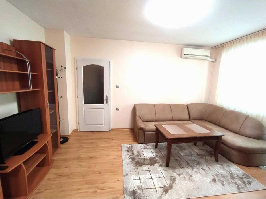 Дава се под наем Двустаен апартамент в Варна, Лятно кино Тракия - 55 кв.м за 458.49 € - Снимка #2