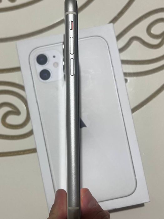 Айфон 11 с коробкой