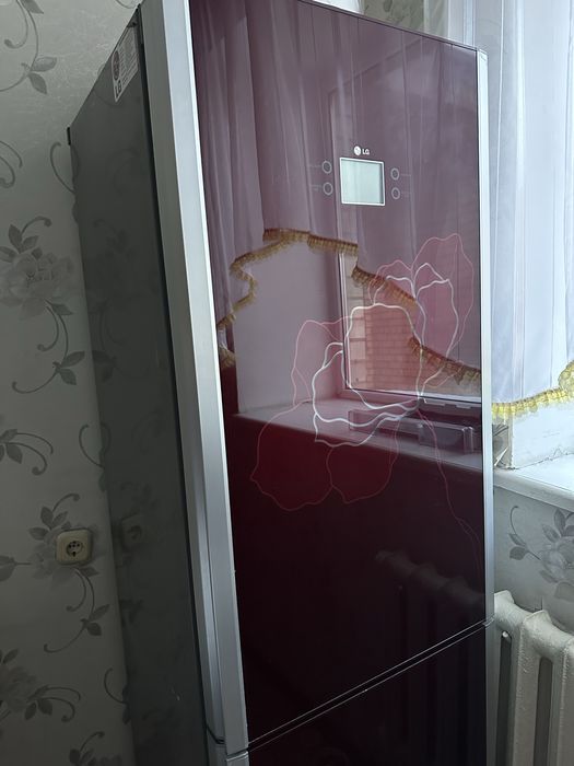 стиральная машинка и холодильник