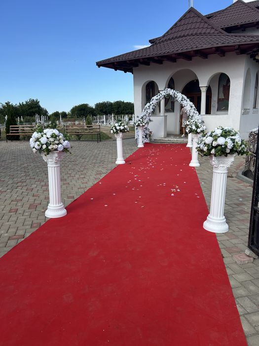 Inchiriez Cort Evenimente , Mese, Scaune , Vesela