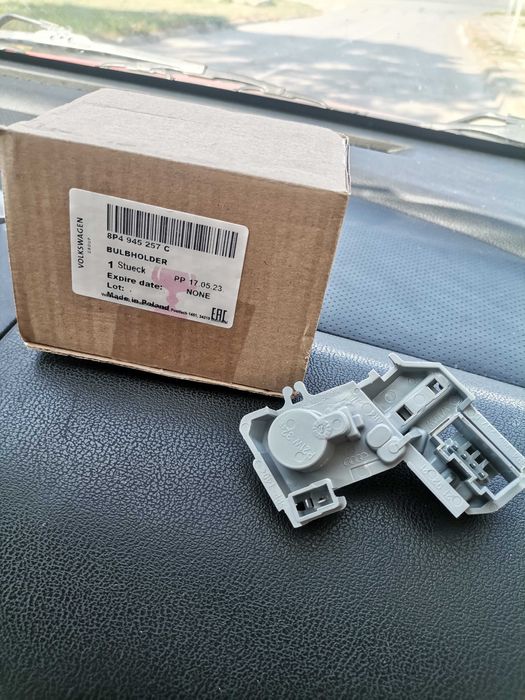 Платка за Ауди оргинална ляв стоп.. Чисто нова