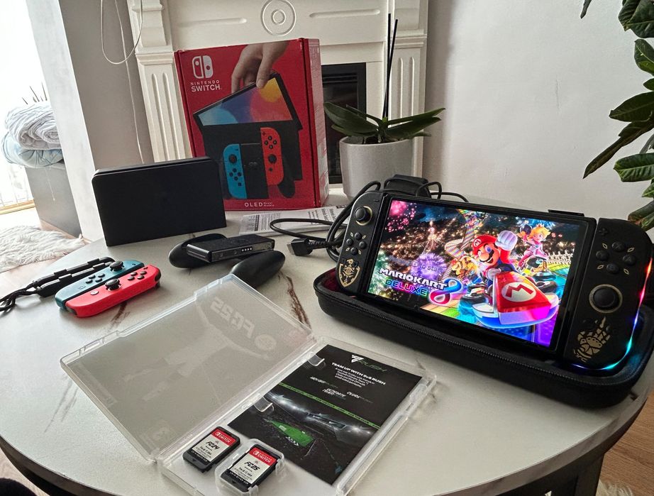 Nintendo Switch OLED Impecabil + FC 25, Mario Kart 8 + Extra