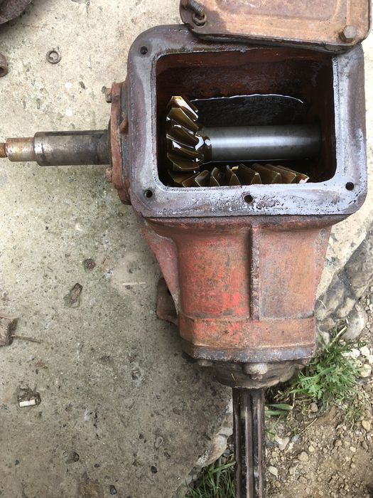 Редуктор 1х1.5 сотилади!