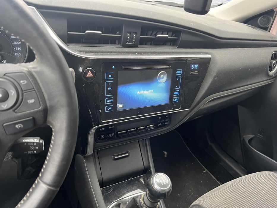 Toyota Auris 1.6 D-4D на части