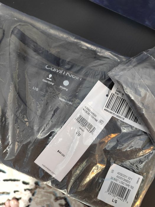 Футболка Calvin Klein. p-M.