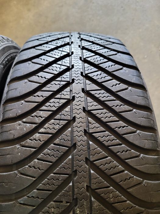 2 anvelope 205 60 R 16 Goodyear All Season