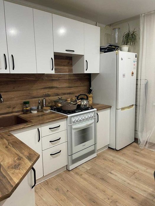 Продам 2-ком в 5 микрорайоне! 8 из 9 этаж! Хорошее состояние!  1987 г