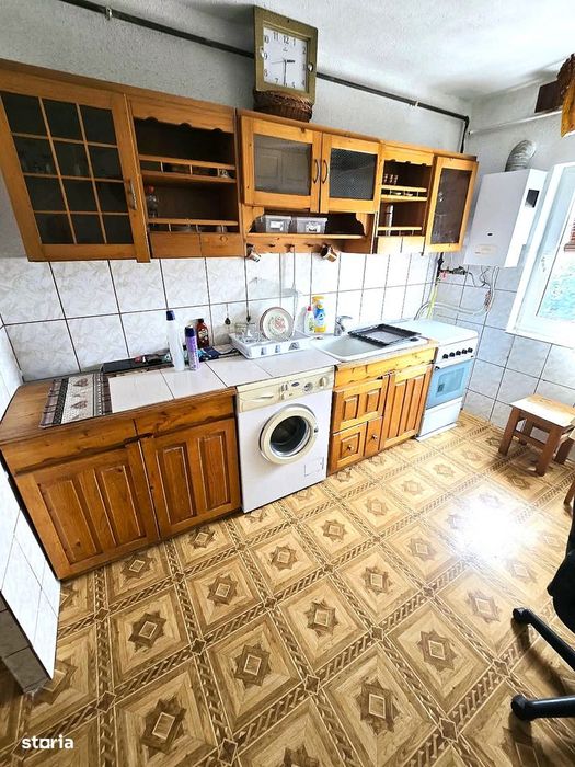 Apartament 2 camere semidecomandat, Micro 16 – Str. Universului nr. 8
